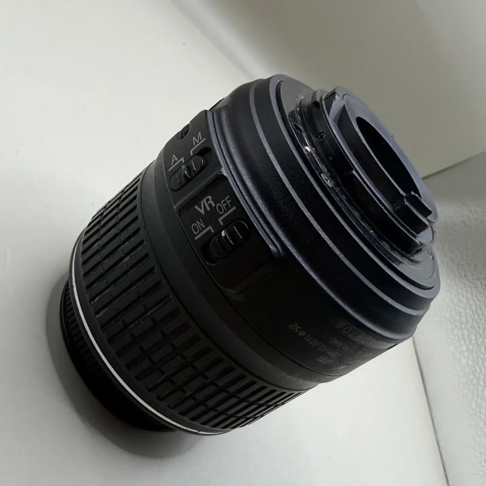 Nikon AF-S DX NIKKOR 18-55mm f/3.5-5.6G VR